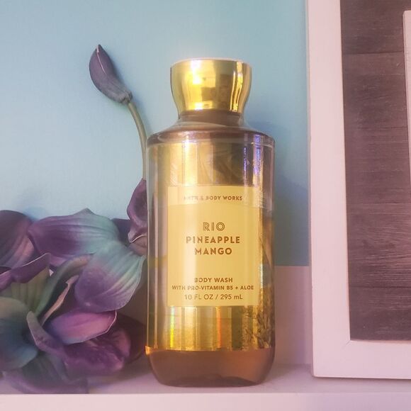 Bath & Body Works Pineapple Mango Rio Body Wash - Picture 2 of 5